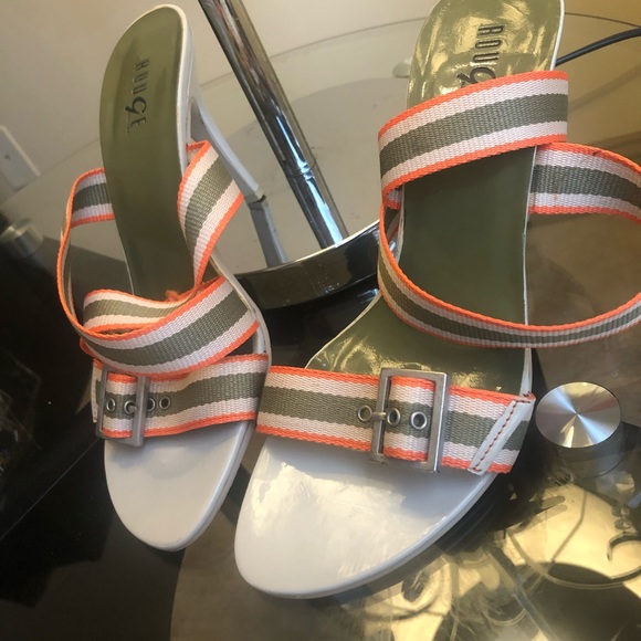 Rouge Helium Shoes - Rouge Helium sage Sandles